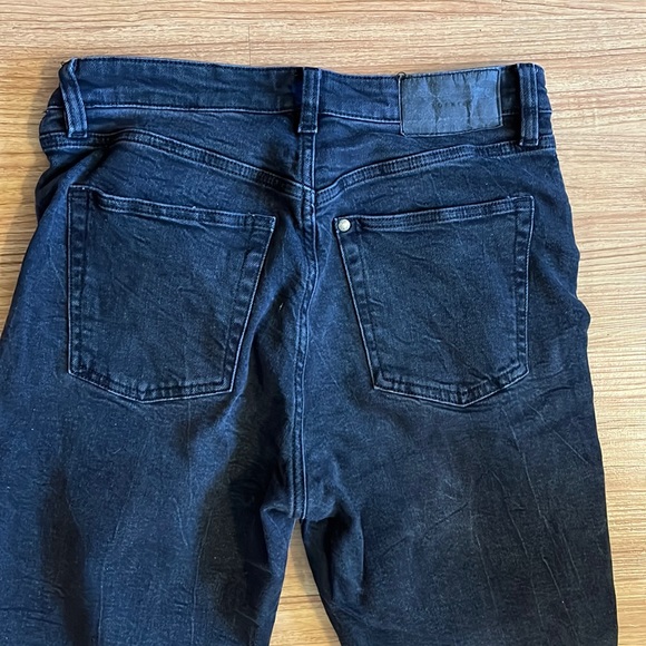 H&M Highwaisted Black Jeans - Picture 10 of 12